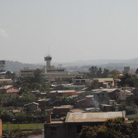 Hotel Ivato , Airport 塔那那利佛 外观 照片