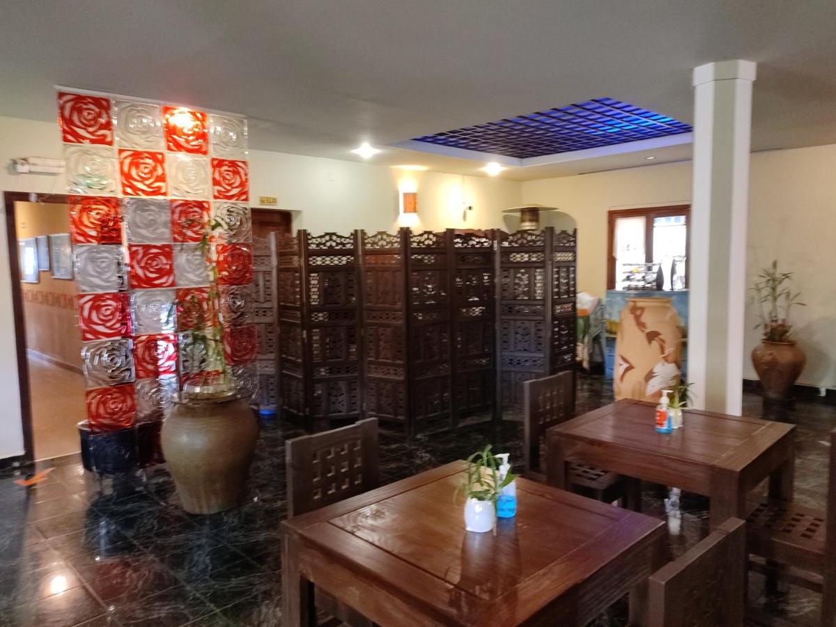Hotel Ivato , Airport 塔那那利佛 外观 照片