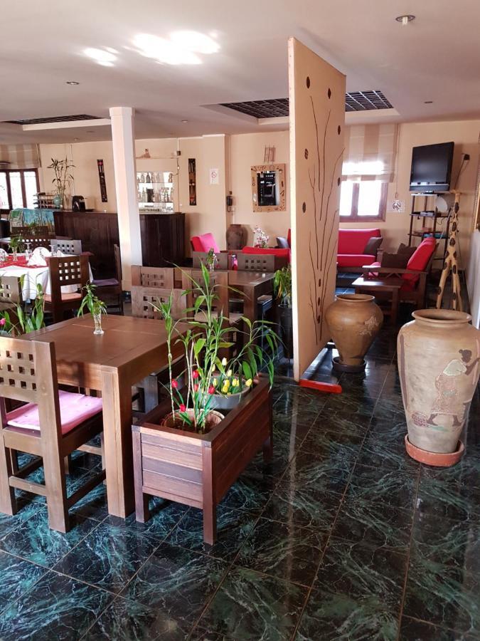 Hotel Ivato , Airport 塔那那利佛 外观 照片